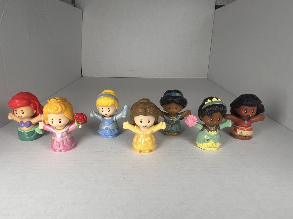 Little People Disney Princess Figures Lot of 7 Tiana Moana